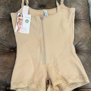 Leonisa Women's Tan Shapewear Bodysuit XXL